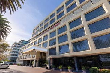 فندق Bayview On The Park