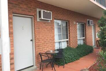 فندق Bridge Motor Inn Tocumwal