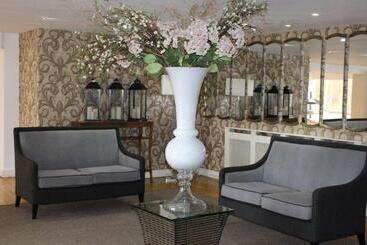 Warwickshire Park Hotel Kenilworth By Belvilla
