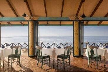 Hotel Villa Park Sun Island Resort   Complimentary Round Trip Domestic Transportation For Stays Of 7 Night