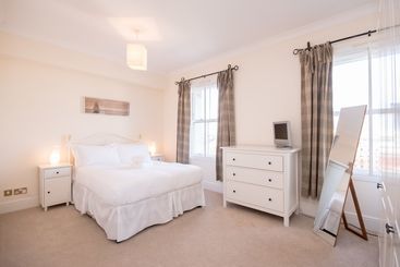 Town Or Country  Imperial Apartments