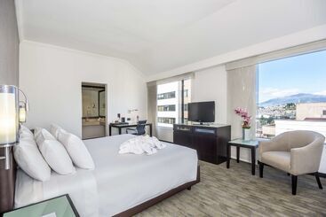 هتل NH Collection Quito Royal