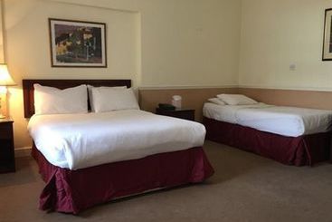 هتل Olivers Lodge