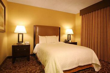 Embassy Suites Hotel Intl Airport