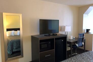 فندق Days Inn By Wyndham Carlsbad