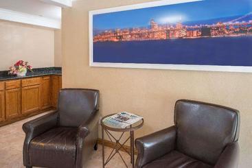 هتل Days Inn By Wyndham San Francisco Downtown/civic Cntr Area