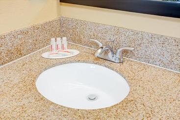 هتل Days Inn By Wyndham Whittier Los Angeles