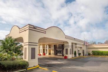 هتل Red Roof Inn Plus+ Neptune Beach  Jacksonville Beach