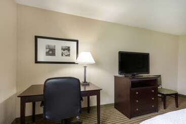 Clarion Hotel Beachwood Cleveland