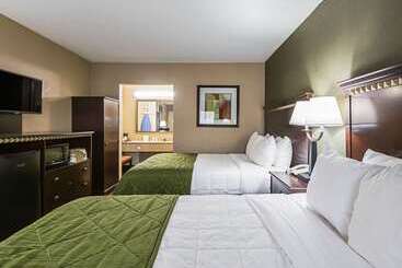 هتل Quality Inn & Suites Greenville   Haywood Mall