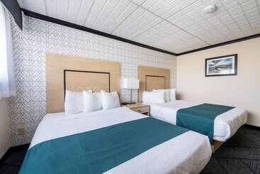 Sternwheeler Hotel And Conference Centre