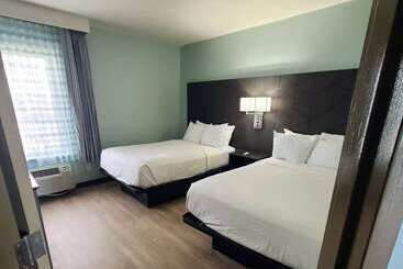 בית מלון כפרי Ocean Reef Suites