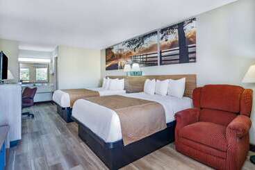 هتل Days Inn By Wyndham Macon I475
