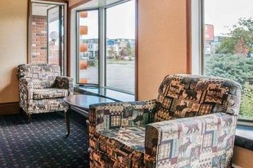 هتل Econo Lodge Bayview
