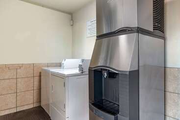 Hotel Econo Lodge Portland Airport