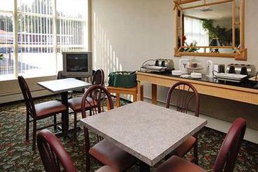 هتل Courtyard Poughkeepsie