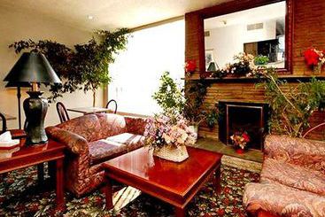 هتل Courtyard Poughkeepsie