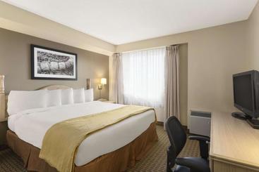 هتل Travelodge Suites By Wyndham Halifax Dartmouth