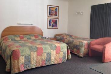 Breeze Motels