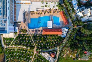 هتل Cavo Maris Beach