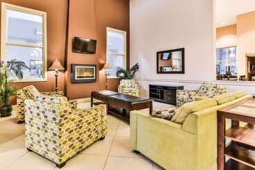 هتل Comfort Inn & Suites Ambassador Bridge