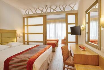 هتل Olympic Lagoon Resort Ayia Napa