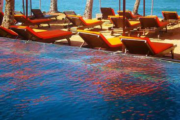 استراحتگاه Calamander Unawatuna Beach