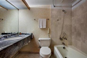 هتل Hilton Izmir