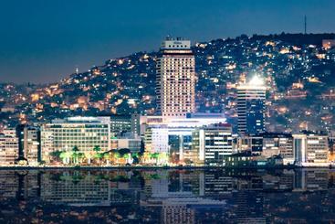 هتل Hilton Izmir