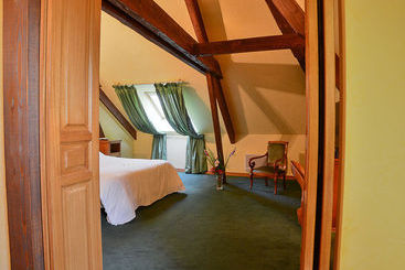 هتل Château De Salles