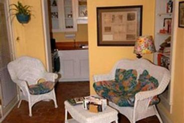 هتل Joan's on Jones Bed & Breakfast