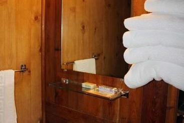 هتل Sleepy Hollow Lodge