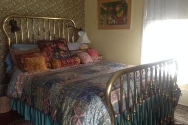 هتل Blooming Garden Inn