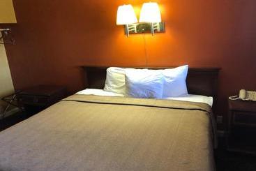 Hotel Budget Host Inn