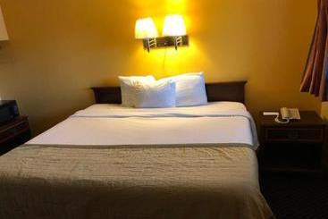 Hotel Budget Host Inn
