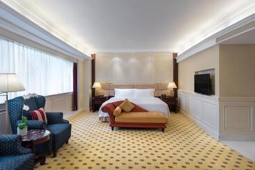 Crowne Plaza Hotel & Suites Landmark Shenzhen, An Ihg Hotel Nearby Luohu Border, Indoor Heated Swi