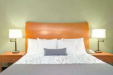 فندق Days Inn By Wyndham San Jose Convention Center