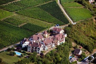 ホテル Kanzel Residence Et Suite