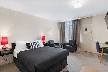 Отель Avondel Motor Inn