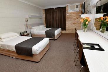 فندق Burke And Wills Motor Inn