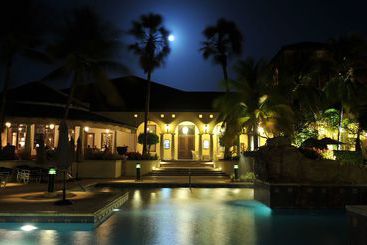 هتل Tierra del Sol Resort, Spa & Country Club