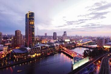 Hotel Clarion Suites Gateway