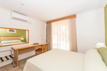 هتل The Cambridge Kununurra