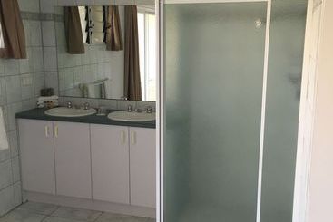 هتل Mediterranean All Suites