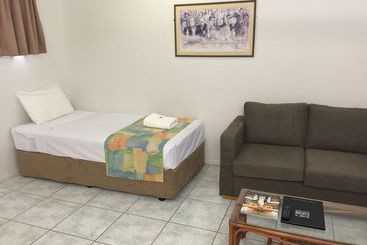 هتل Mediterranean All Suites