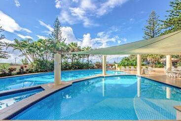 فندق Oceana On Broadbeach