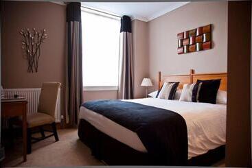 בית מלון כפרי The City