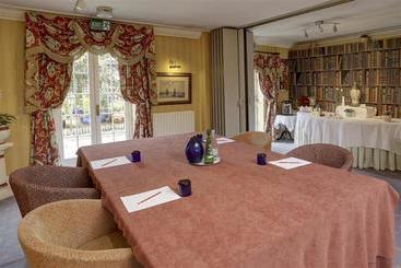 هتل Westwood Lodge
