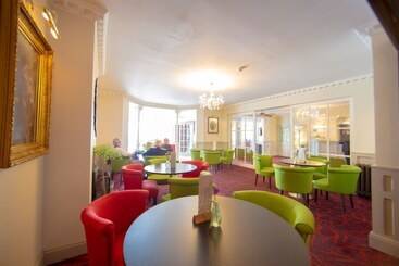 The Hermitage Hotel Oceana Collection