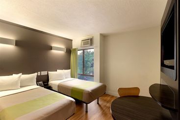 Studio 6 Downtown Toronto